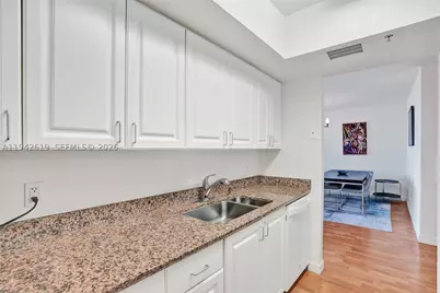 90 Alton #807, Miami Beach, FL 33139 - Photo 28