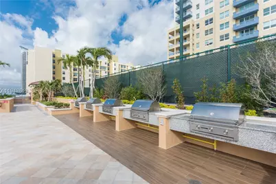 90 Alton #807, Miami Beach, FL 33139 - Photo 12