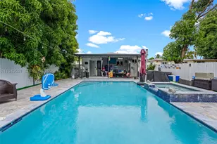 864 E 29th, Hialeah, FL 33013 - Photo 12