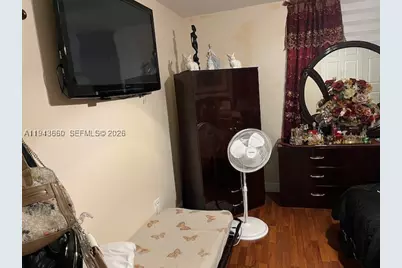 4211 W 10th, Hialeah, FL 33012 - Photo 22