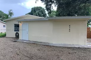 6740 Park, Hollywood, FL 33024 - Photo 2