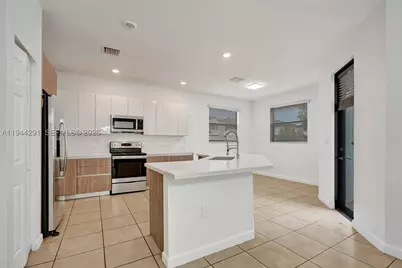 3504 W 94th, Hialeah, FL 33018 - Photo 14