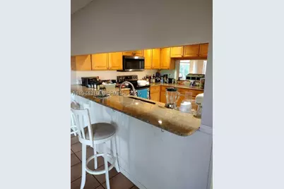 14531 Hickory, Davie, FL 33325 - Photo 8