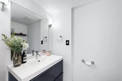 555 NE 15th #26B, Miami, FL 33132 - Photo 10