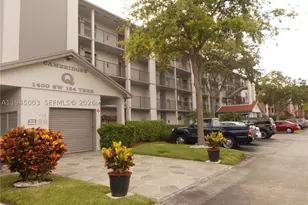 1400 SW 124th, Pembroke Pines, FL 33027 - Photo 2