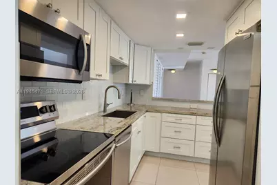 5201 Orduna #14, Coral Gables, FL 33146 - Photo 10