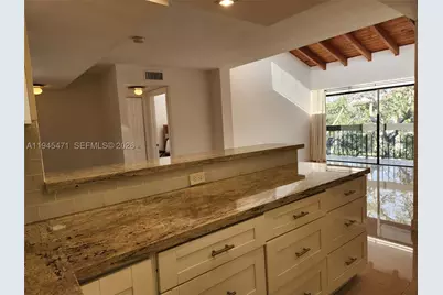 5201 Orduna #14, Coral Gables, FL 33146 - Photo 18