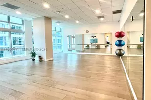 300 S Biscayne, Miami, FL 33131 - Photo 2