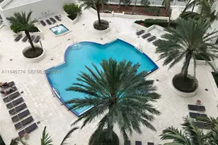 300 S Biscayne, Miami, FL 33131 - Photo 1