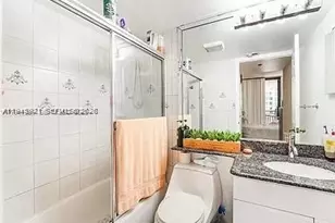 540 Brickell Key, Miami, FL 33131 - Photo 8