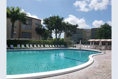 2821 Somerset #400, Lauderdale Lakes, FL 33311 - Photo 1