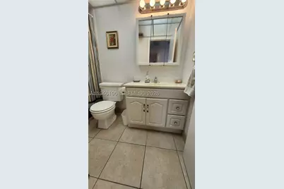 2821 Somerset #400, Lauderdale Lakes, FL 33311 - Photo 20