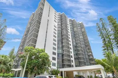 20100 W Country Club #1005, Aventura, FL 33180 - Photo 36