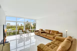 20100 W Country Club, Aventura, FL 33180 - Photo 1