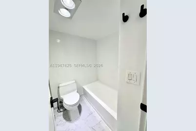 20335 W Country Club #405, Aventura, FL 33180 - Photo 26