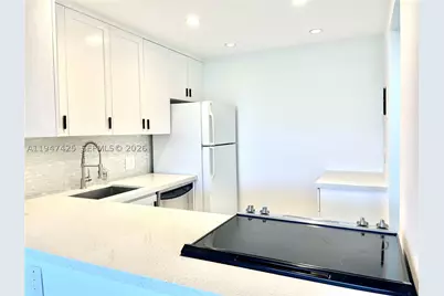 20335 W Country Club #405, Aventura, FL 33180 - Photo 12