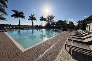 909 NE 211th, Miami, FL 33179 - Photo 42