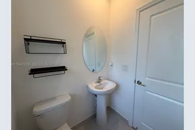 909 NE 211th, Miami, FL 33179 - Photo 34