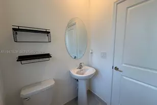 909 NE 211th, Miami, FL 33179 - Photo 34