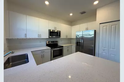 909 NE 211th, Miami, FL 33179 - Photo 6