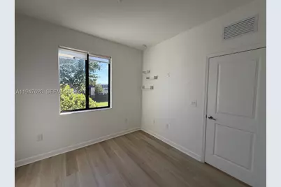 909 NE 211th, Miami, FL 33179 - Photo 22
