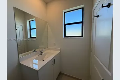 909 NE 211th, Miami, FL 33179 - Photo 16