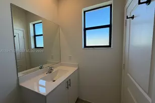 909 NE 211th, Miami, FL 33179 - Photo 16
