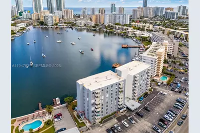 430 Golden Isles #707, Hallandale Beach, FL 33009 - Photo 16