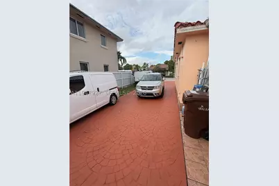380 W 41st, Hialeah, FL 33012 - Photo 4