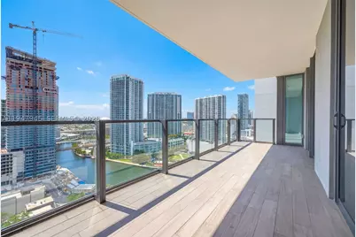 68 SE 6th #2110, Miami, FL 33131 - Photo 16