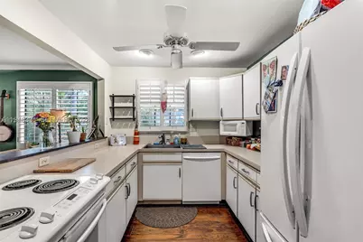 320 SE 10th #D, Pompano Beach, FL 33060 - Photo 10