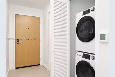 11 NE 6th #1109, Miami, FL 33132 - Photo 8