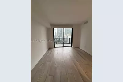 45 SW 9th #1004, Miami, FL 33130 - Photo 6
