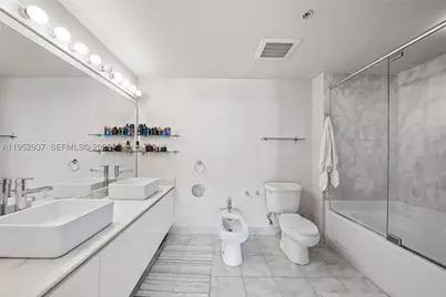 601 NE 36th #1704, Miami, FL 33137 - Photo 12