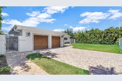 1311 Pierce, Hollywood, FL 33019 - Photo 2