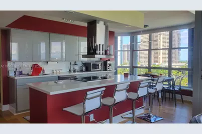 3600 Mystic Pointe #913, Aventura, FL 33180 - Photo 2
