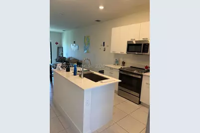 8001 NW 41st #F-310, Doral, FL 33166 - Photo 6