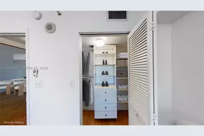 31 SE 5th #2408, Miami, FL 33131 - Photo 20