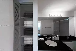 31 SE 5th, Miami, FL 33131 - Photo 22