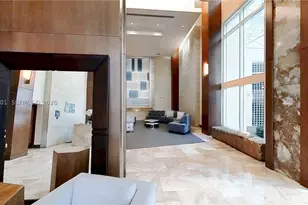 31 SE 5th, Miami, FL 33131 - Photo 8