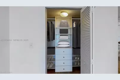 31 SE 5th #2408, Miami, FL 33131 - Photo 26