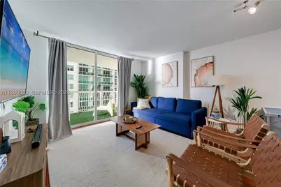 1200 Brickell Bay #1705, Miami, FL 33131 - Photo 2