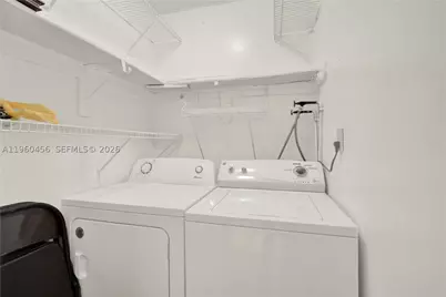 1555 W 44th #305, Hialeah, FL 33012 - Photo 14