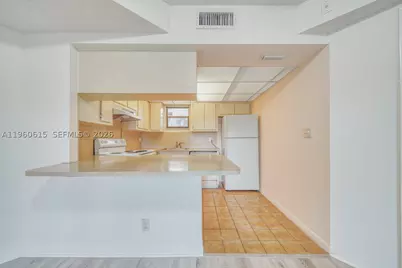 8290 Lake #236, Doral, FL 33166 - Photo 18