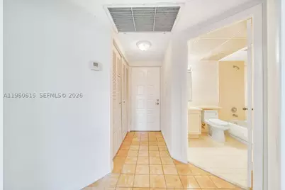 8290 Lake #236, Doral, FL 33166 - Photo 22