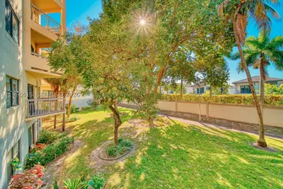 8290 Lake #236, Doral, FL 33166 - Photo 6