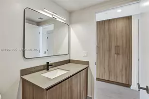 121 NE 5th, Miami, FL 33132 - Photo 6