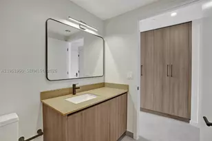 121 NE 5th, Miami, FL 33132 - Photo 6