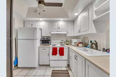 469 N Pine Island #B305, Plantation, FL 33324 - Photo 14