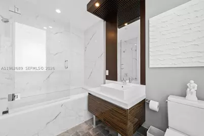1100 Biscayne #5706, Miami, FL 33132 - Photo 10